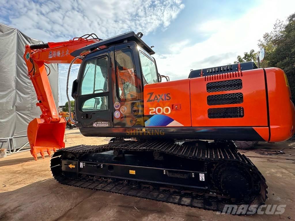Hitachi EX 200 Kāpurķēžu ekskavatori