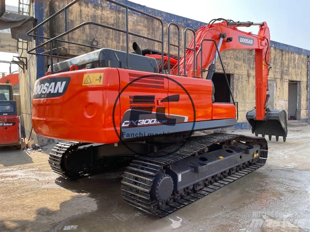 Doosan DX300 Kāpurķēžu ekskavatori