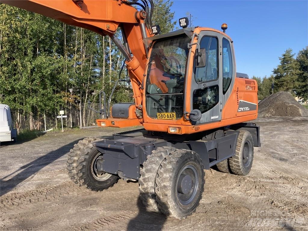 Doosan DX 170 W Ekskavatori uz riteņiem
