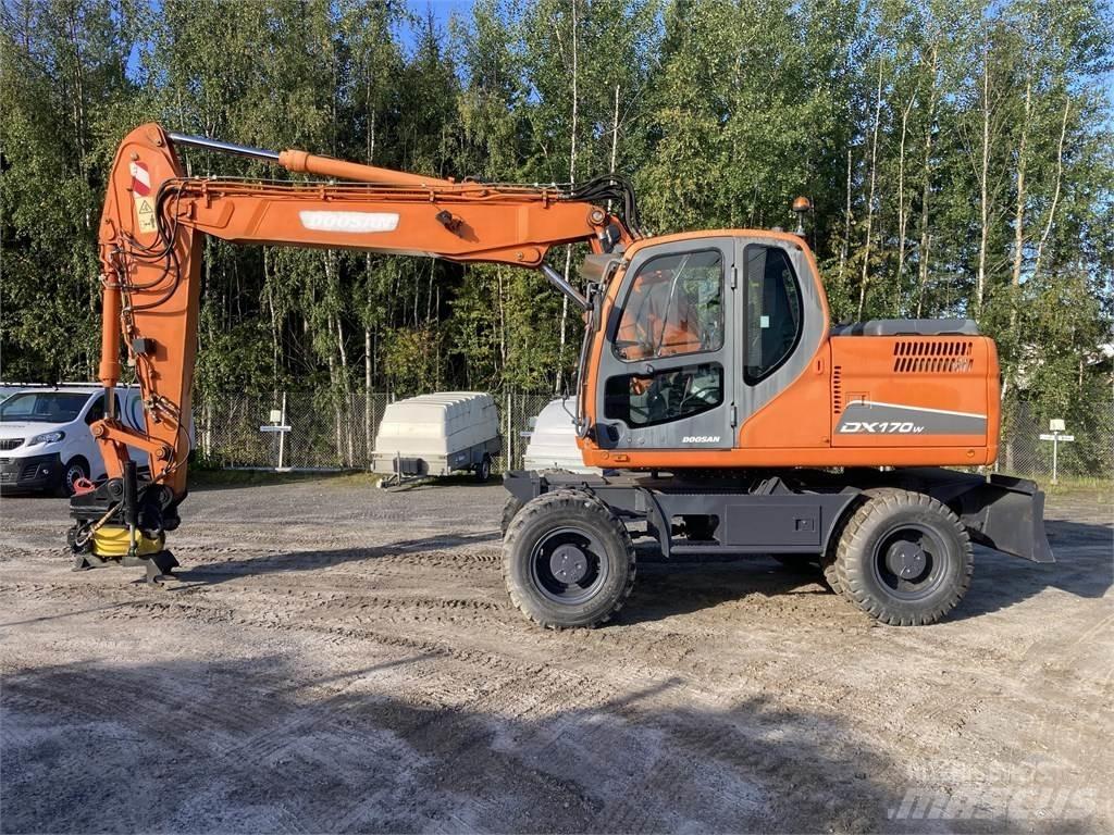 Doosan DX 170 W Ekskavatori uz riteņiem