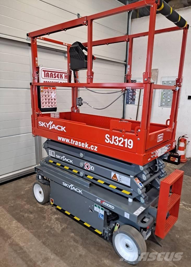 SkyJack SJ 3219E Šķerveida pacēlāji