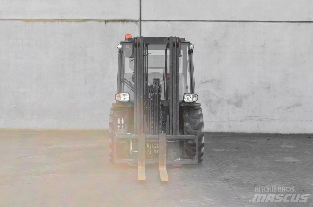 Manitou MC 25-4 Tehnika ar dīzeļa dzinēju
