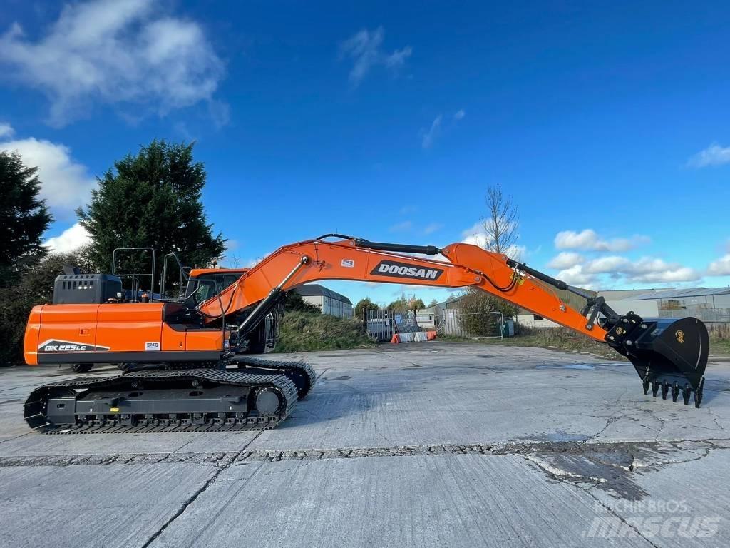 Doosan DX225LC-7 Kāpurķēžu ekskavatori