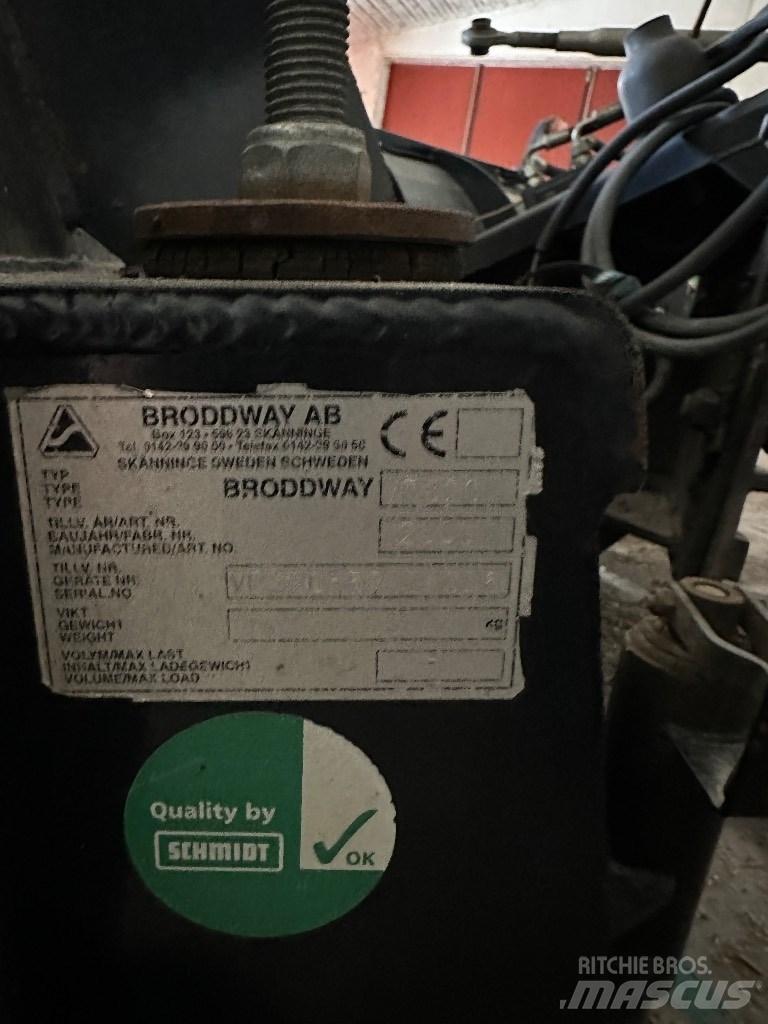 Gradmeko 320 v Sniega naži un tīrītāji
