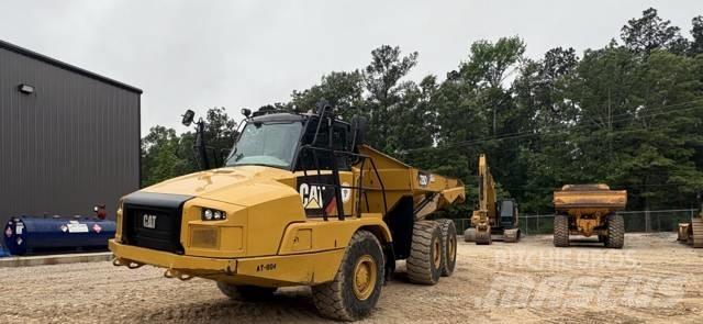 CAT 725 C2 Artikulētie pašizgāzēji