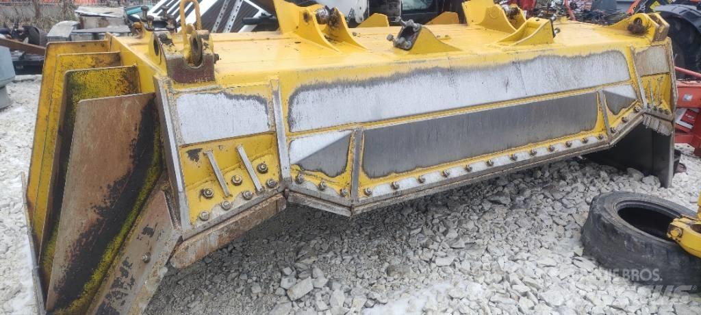 Komatsu D 65 EX-18 Kāpurķēžu buldozeri