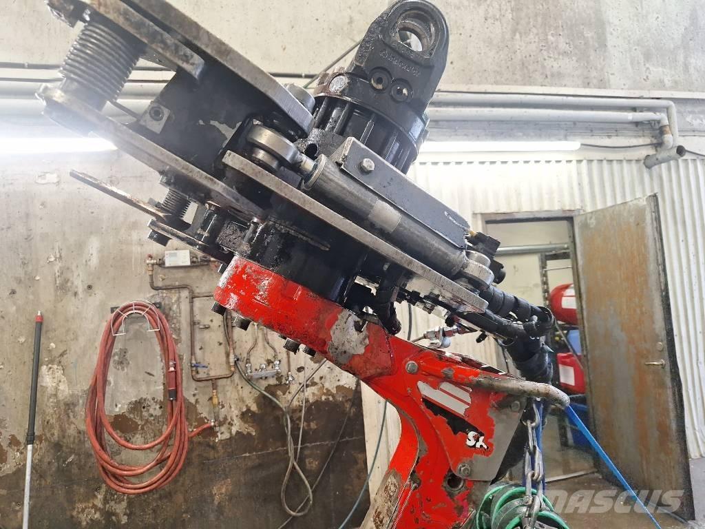 Komatsu S82 Hārvesteru kausi