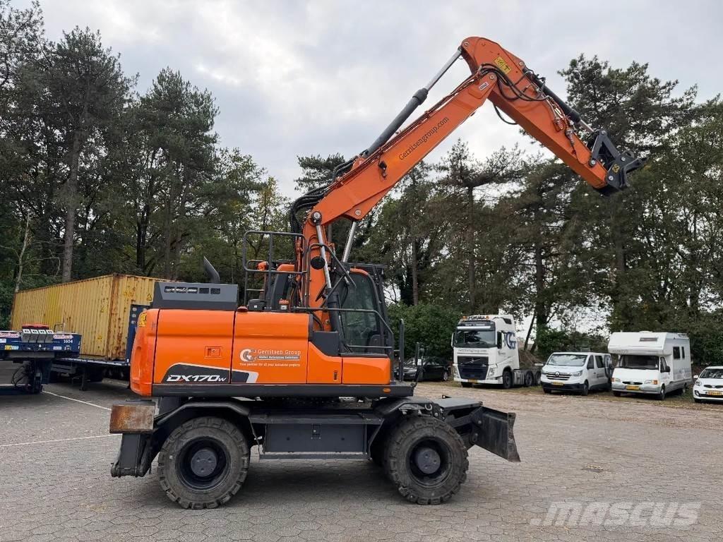 Doosan DX170W-5 Ekskavatori uz riteņiem