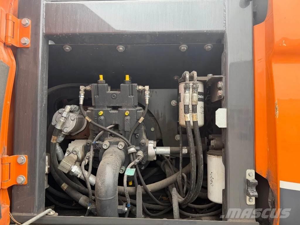 Doosan DX170W-5 Ekskavatori uz riteņiem