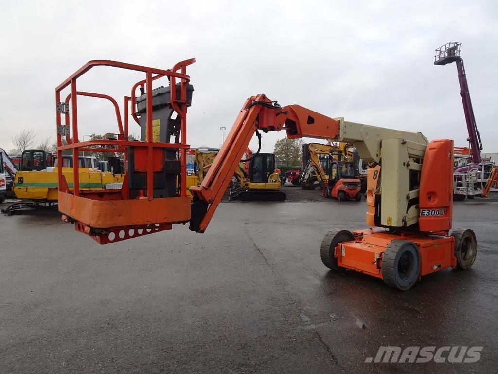 JLG E300AJP Strēles pacēlāji