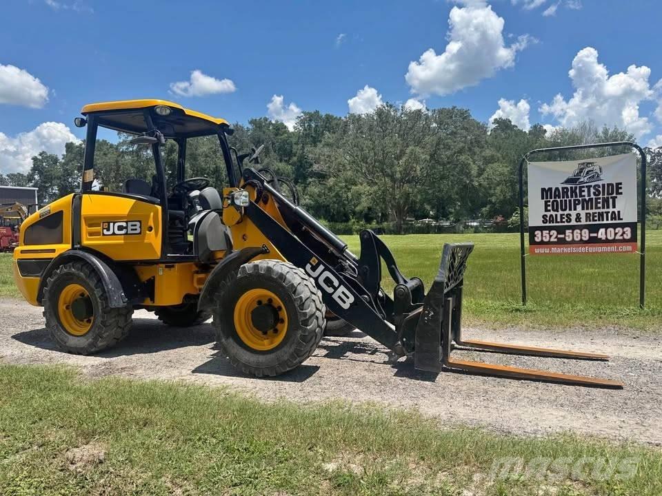 JCB 407 Iekrāvēji uz riteņiem