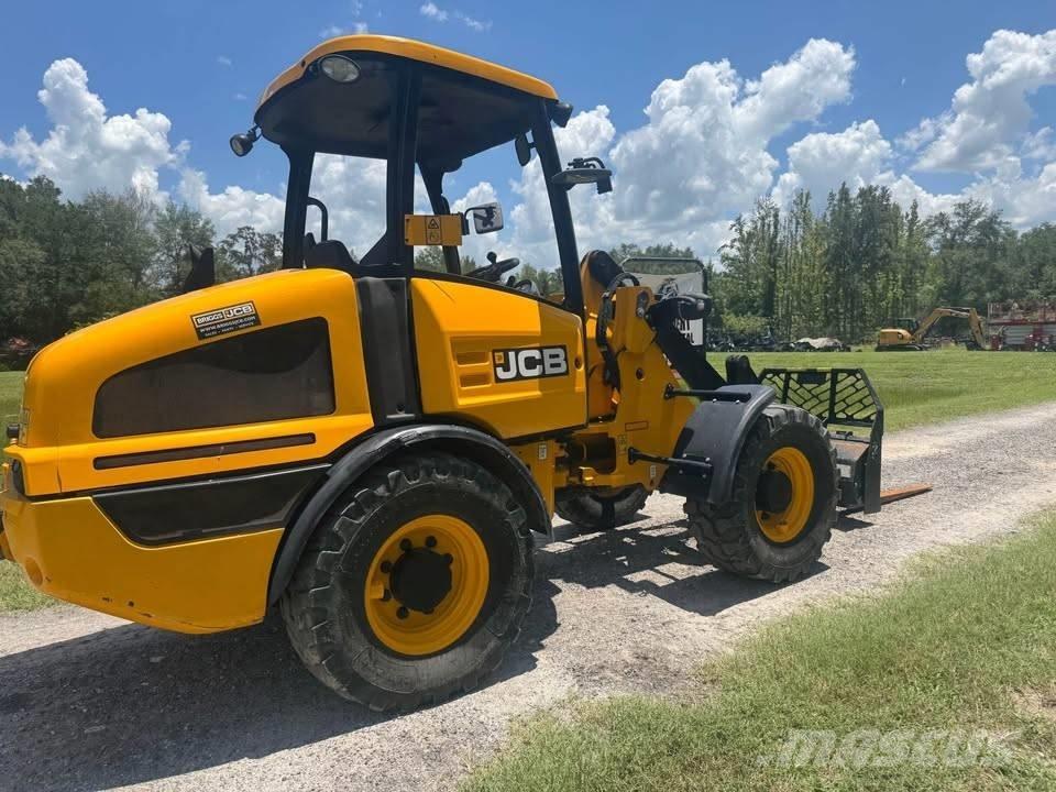 JCB 407 Iekrāvēji uz riteņiem