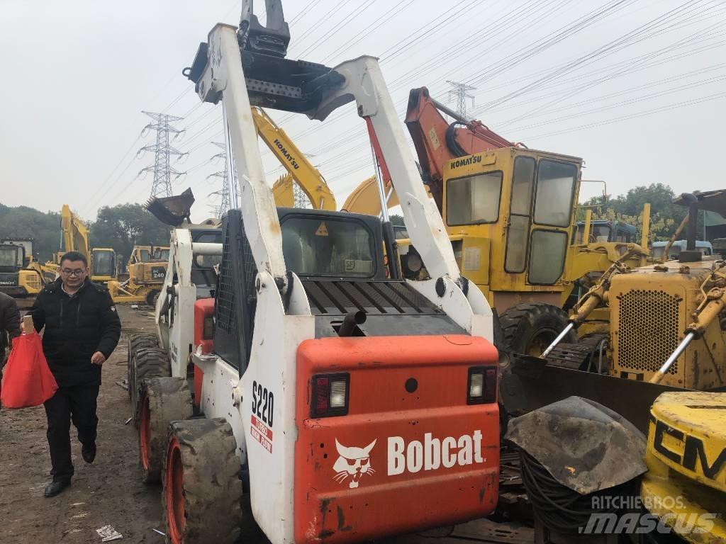 Bobcat S 220 Lietoti riteņu kompaktiekrāvēji