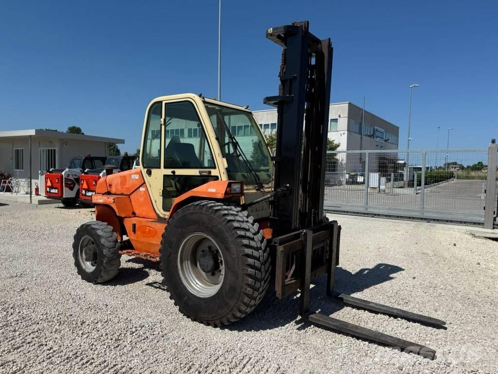 Manitou M 30.4 Tehnika ar dīzeļa dzinēju