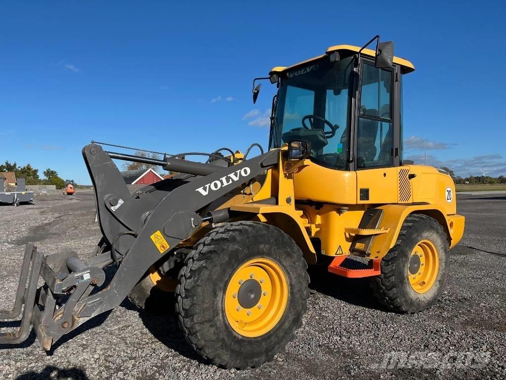 Volvo L 30 G Iekrāvēji uz riteņiem