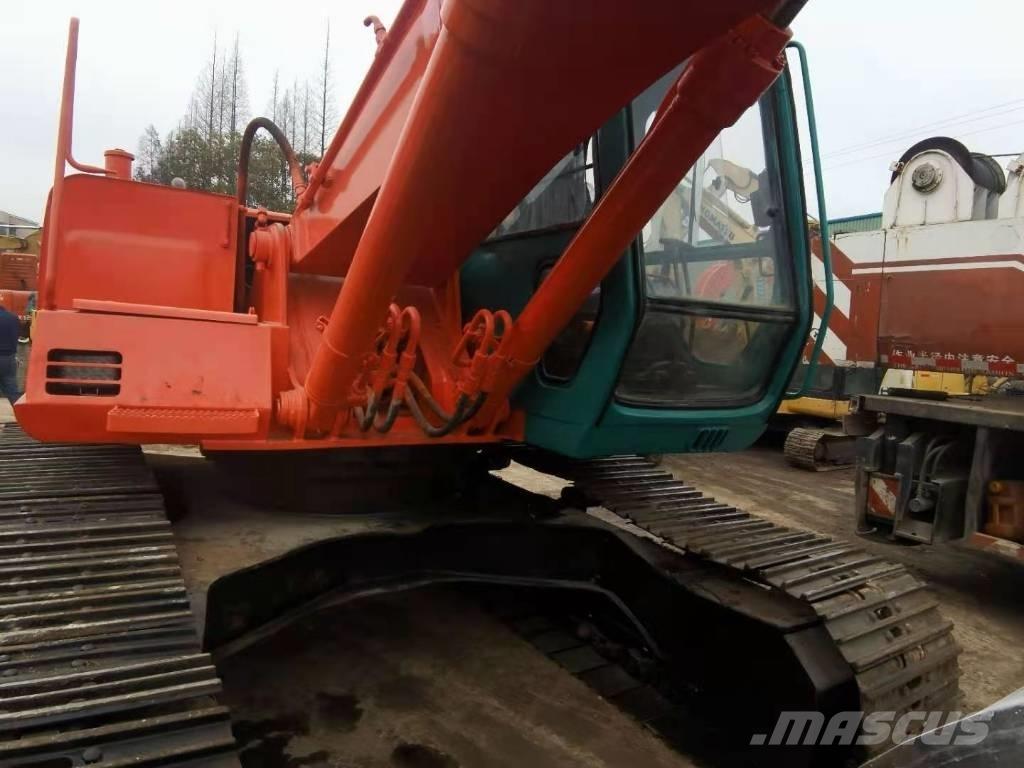 Hitachi EX 200 Kāpurķēžu ekskavatori