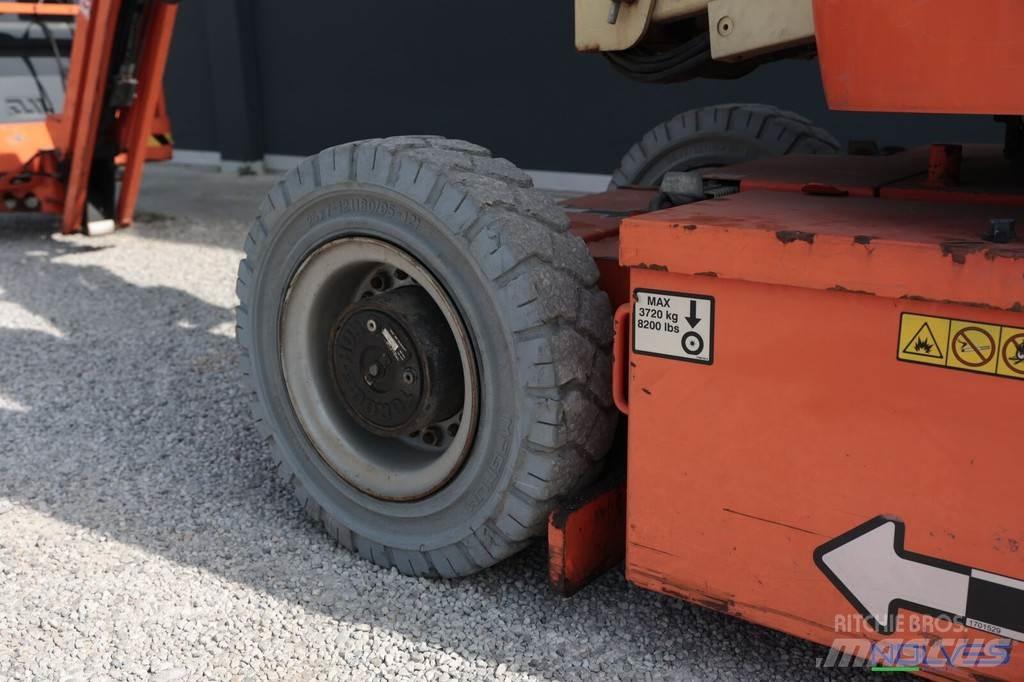JLG E300AJP Strēles pacēlāji
