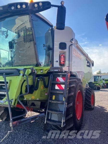 CLAAS TRION 750 Ražas novākšanas kombaini
