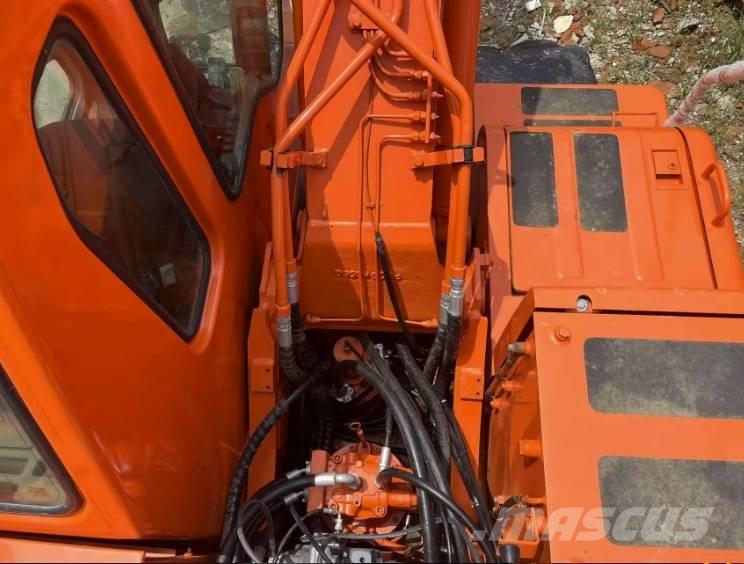 Doosan DH150W-7 Ekskavatori uz riteņiem