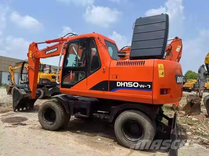 Doosan DH150W-7 Ekskavatori uz riteņiem