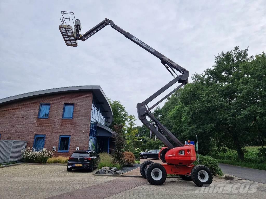 Manitou 200 ATJ Strēles pacēlāji