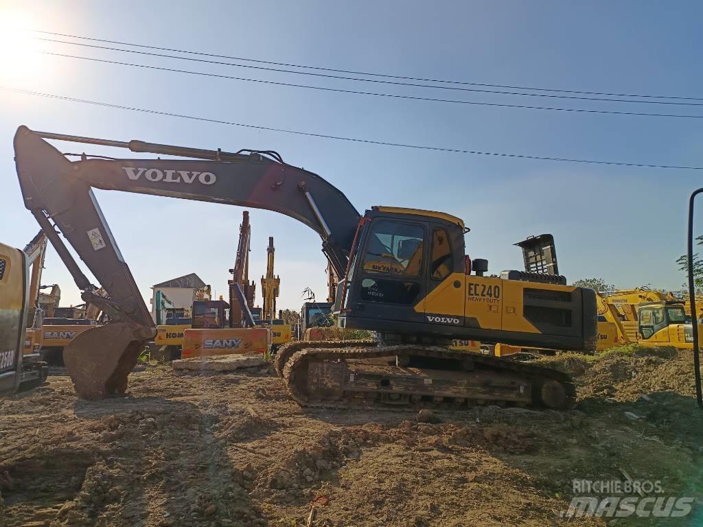 Volvo EC 240 Kāpurķēžu ekskavatori
