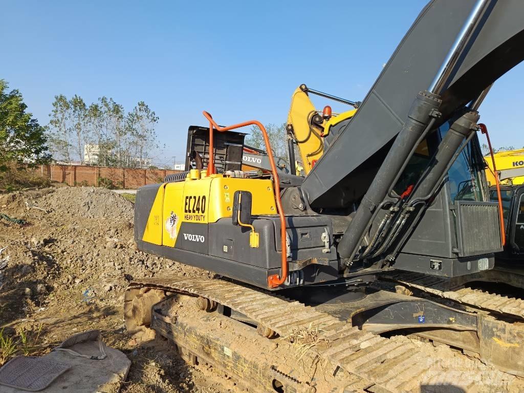 Volvo EC 240 Kāpurķēžu ekskavatori