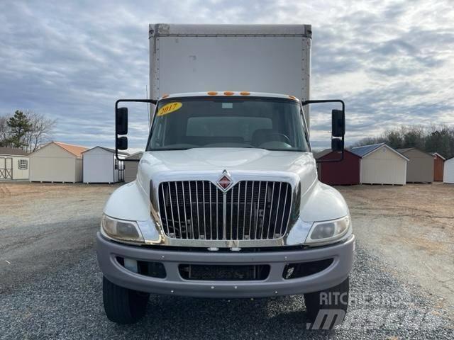International 4300 Furgons