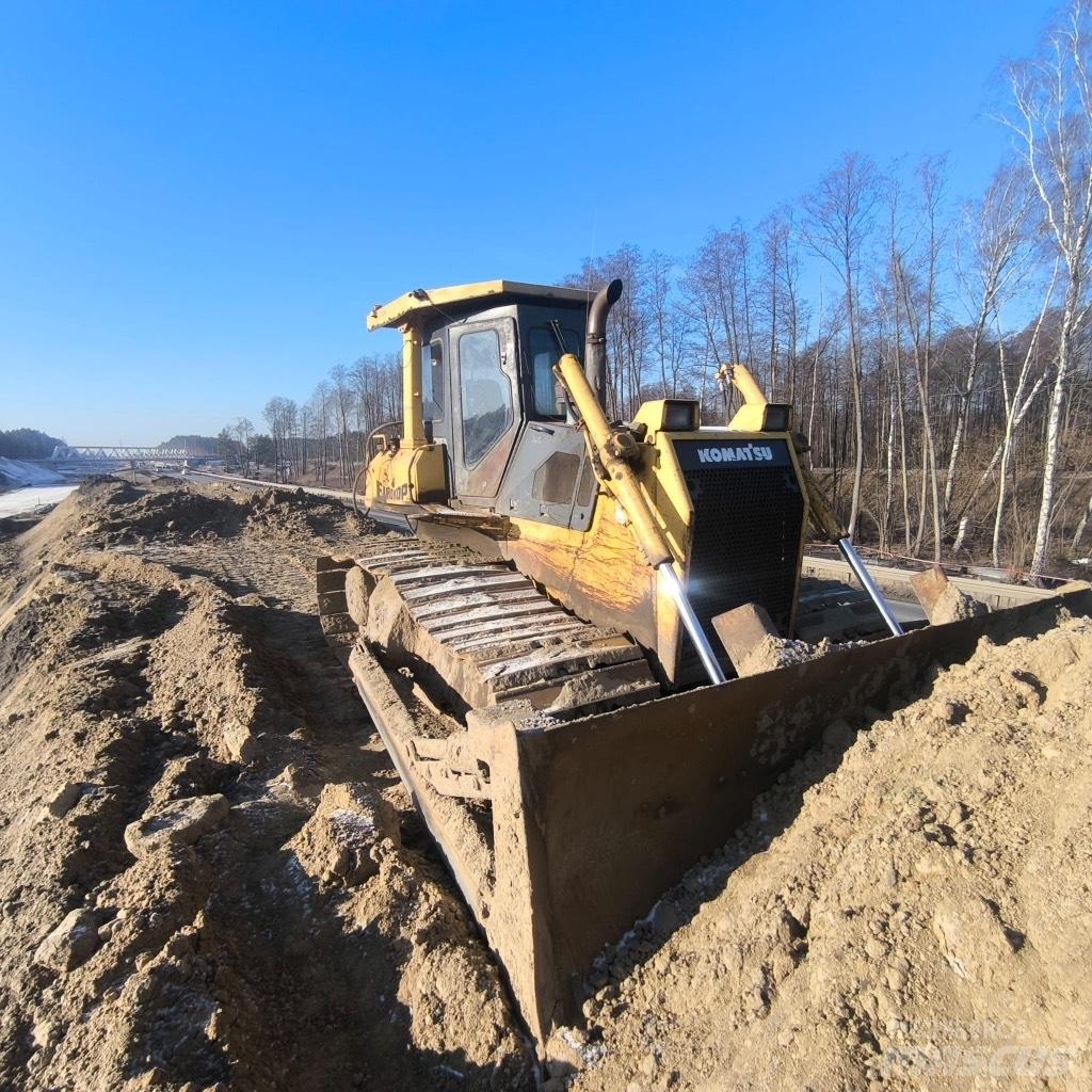 Komatsu D 65 PX-15 Kāpurķēžu buldozeri