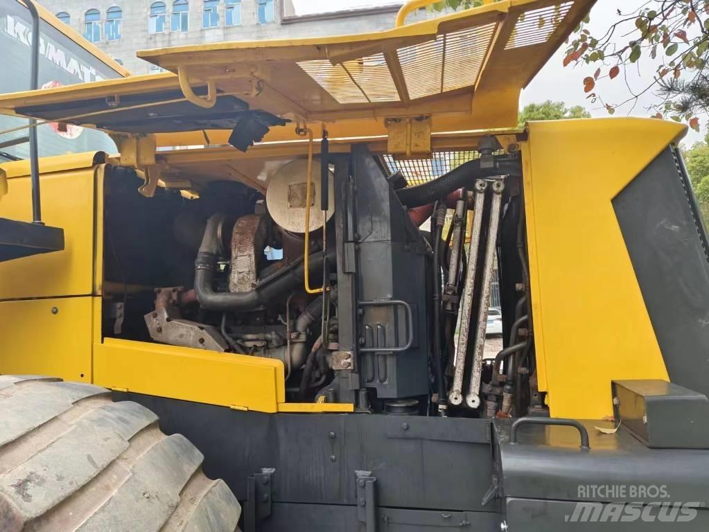 Komatsu WA 470 Iekrāvēji uz riteņiem