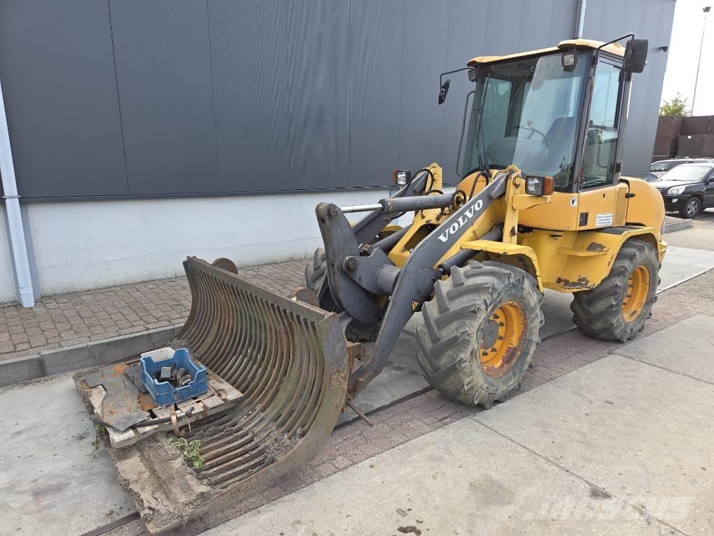 Volvo L 30 B Iekrāvēji uz riteņiem