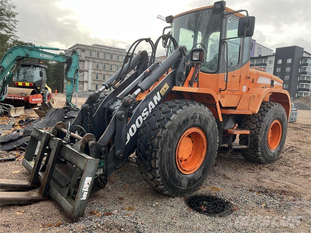 Doosan DL 200 Iekrāvēji uz riteņiem