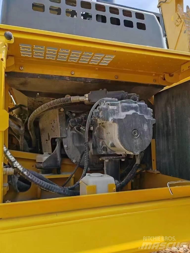 Komatsu 450LC-8 Kāpurķēžu ekskavatori