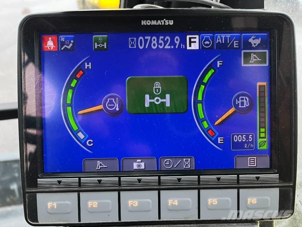 Komatsu PW148-10 Ekskavatori uz riteņiem