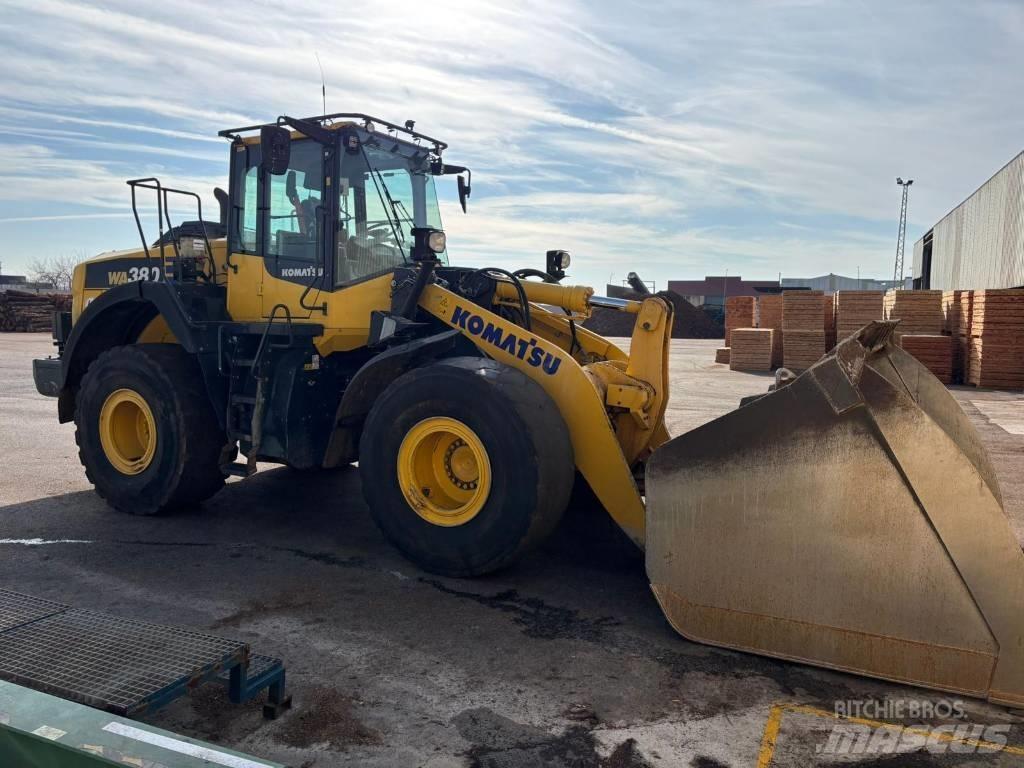 Komatsu WA 380-8 Iekrāvēji uz riteņiem
