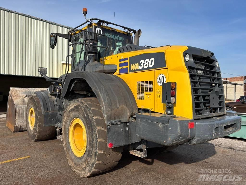 Komatsu WA 380-8 Iekrāvēji uz riteņiem