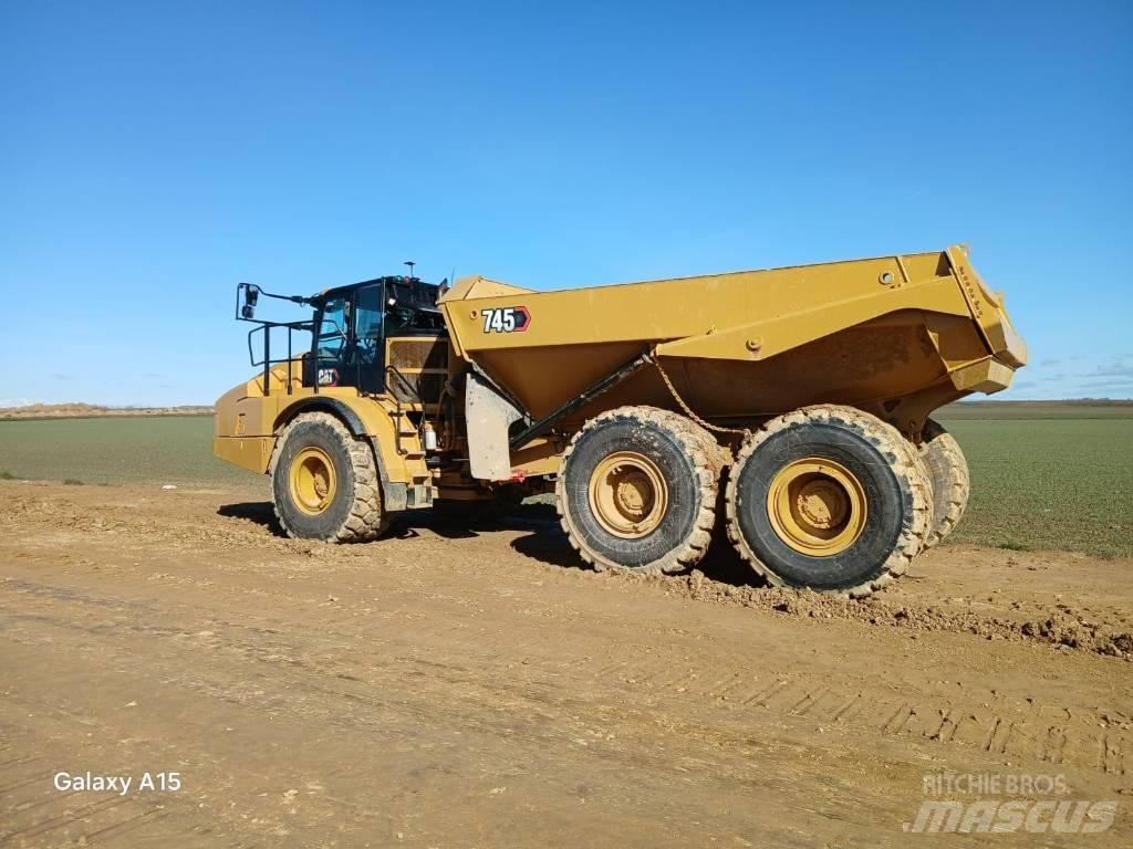 CAT 745 Artikulētie pašizgāzēji