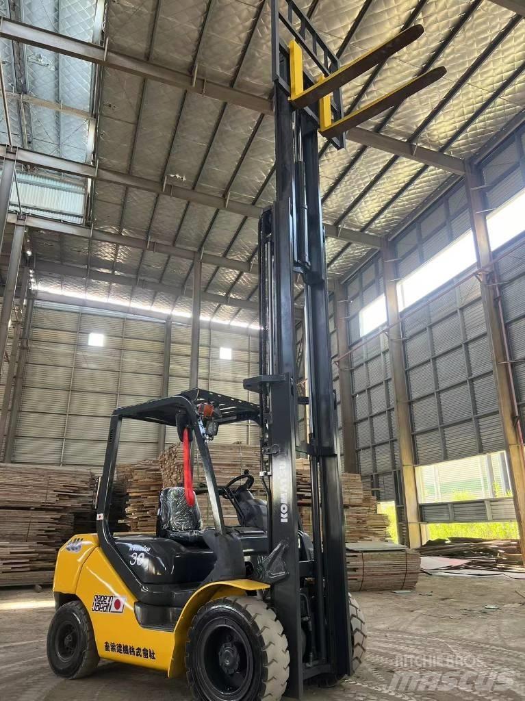 Komatsu FD 30 T-17 Tehnika ar dīzeļa dzinēju