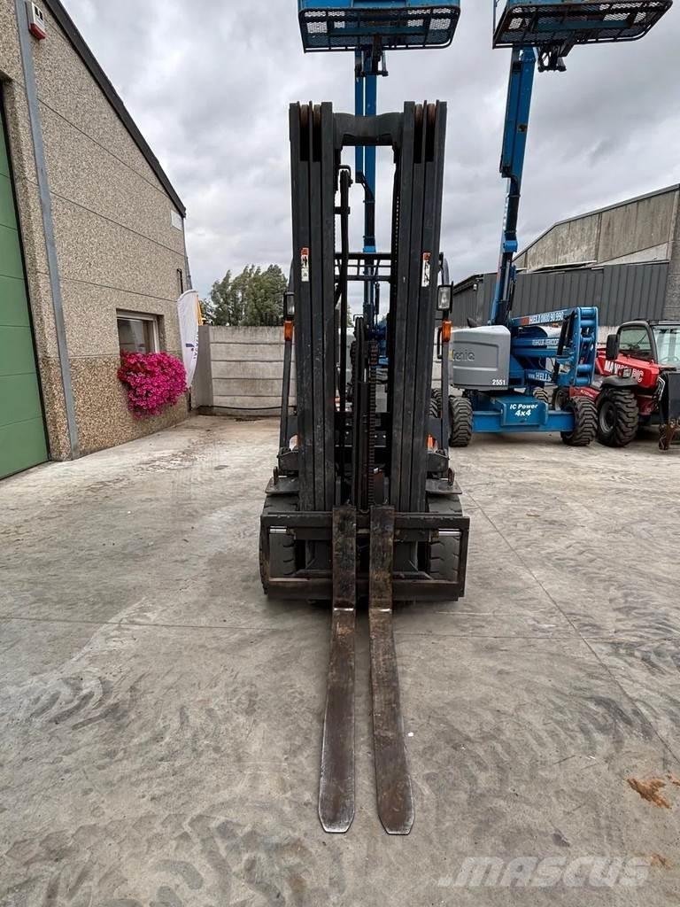 Doosan D30G D30G Tehnika ar dīzeļa dzinēju