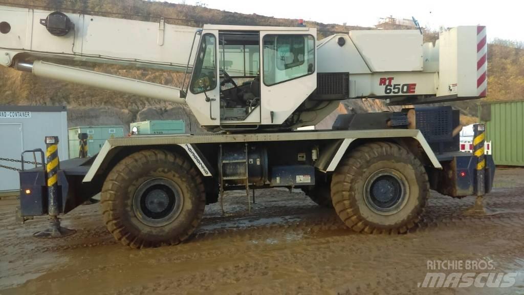 Grove RT 650 E Celtņi nelīdzenām virsmām