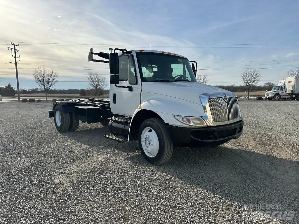 International 4400 Atkritumu izvešanas transports