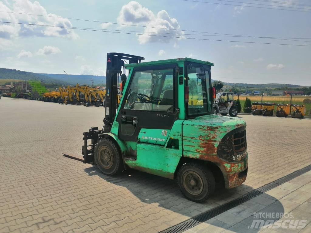 Mitsubishi FD40 Tehnika ar dīzeļa dzinēju