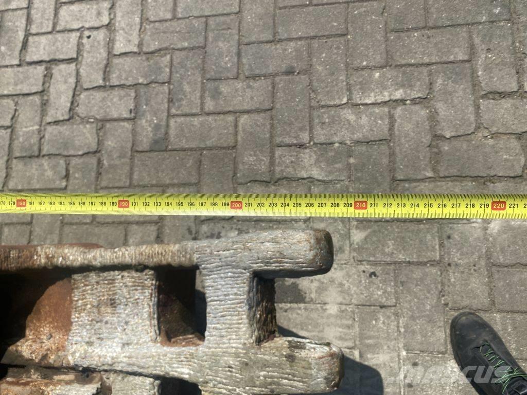  Crusher CW  30 Celtniecības drupinātāji