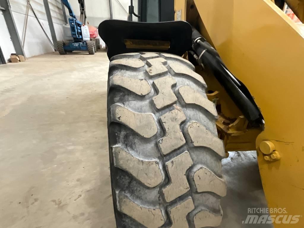 CAT 908 H Iekrāvēji uz riteņiem