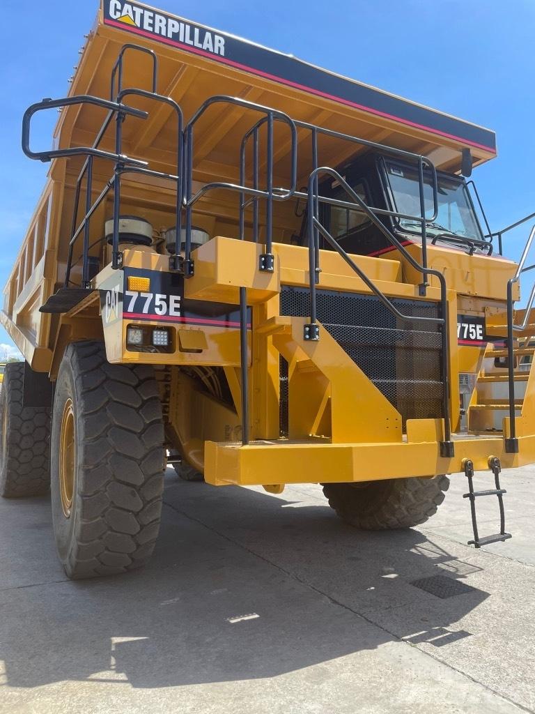 CAT Dumper 775E Karjeras kravas automašīnas