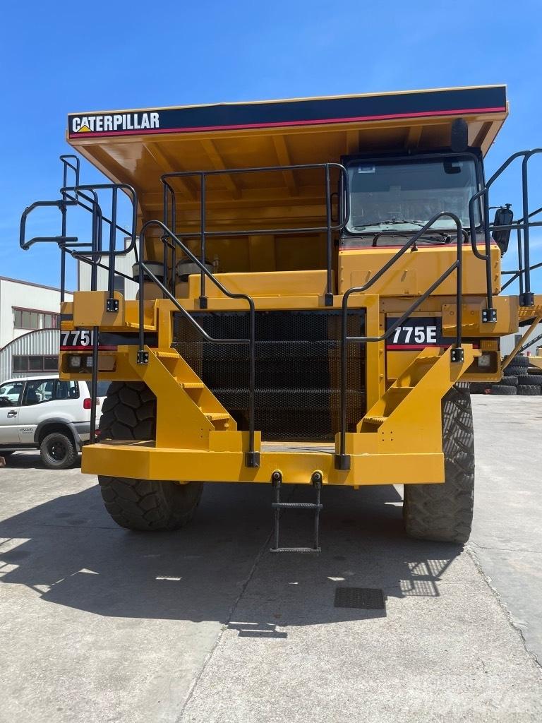 CAT Dumper 775E Karjeras kravas automašīnas