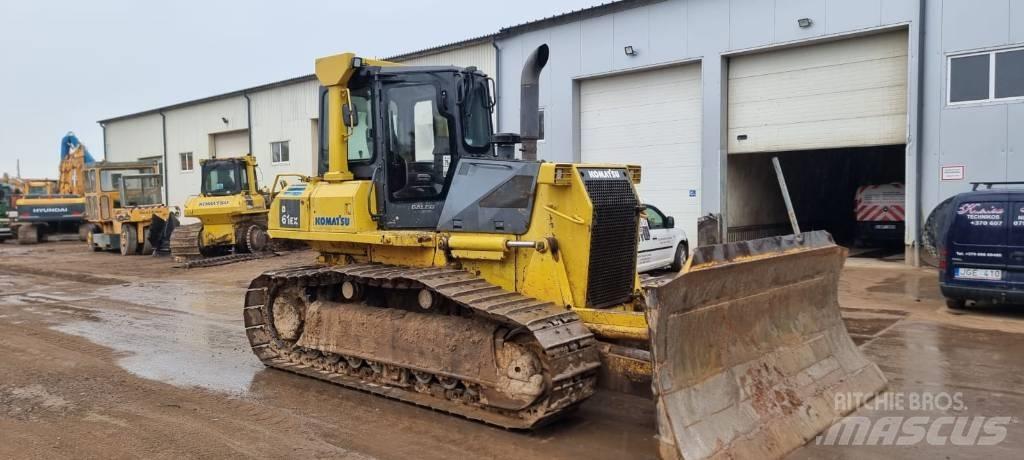 Komatsu D 61 EX-15 Kāpurķēžu buldozeri