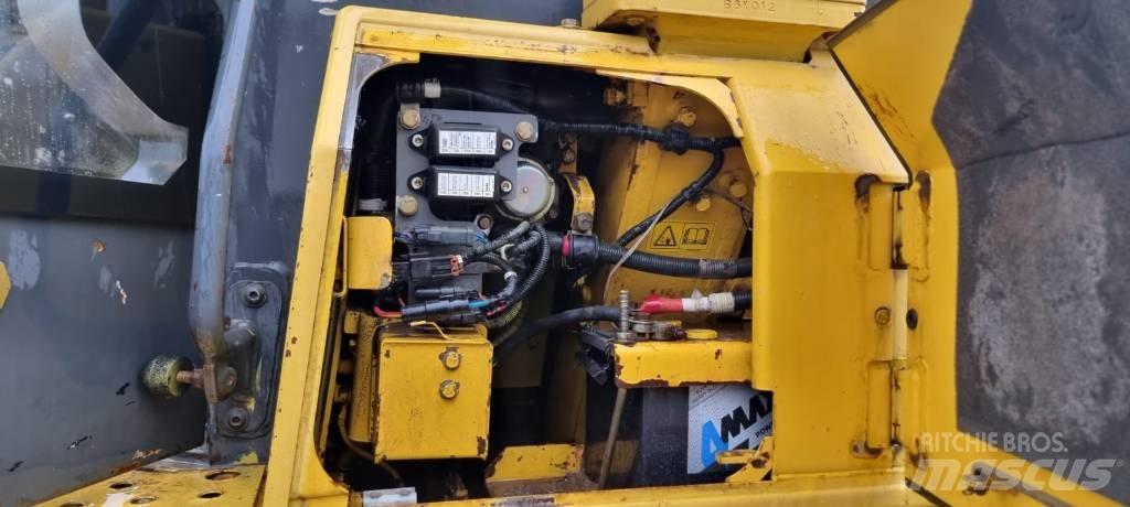Komatsu D 61 EX-15 Kāpurķēžu buldozeri