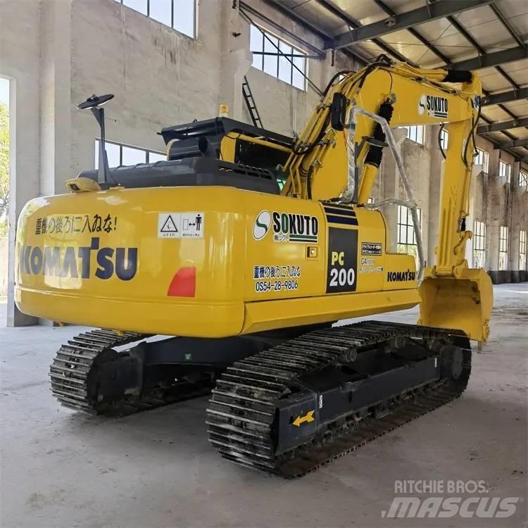 Komatsu PC200-8 Kāpurķēžu ekskavatori