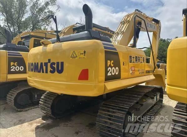 Komatsu PC 200 Vidēja lieluma ekskavatori 7 t - 12 t